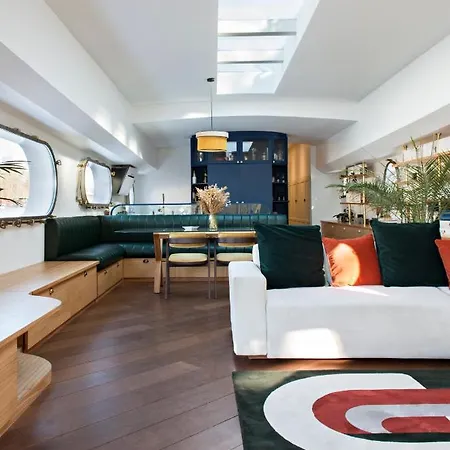 Botel Escale Sur Seine 5*
